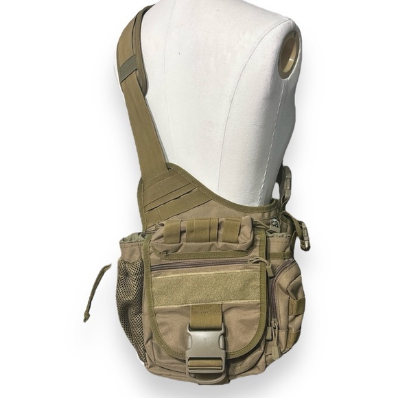 D5-COLUMN Army Messenger MOLLE Camera Bag - Picture 2 of 10